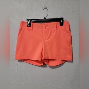 Under Armour Fitted Golf Shorts. Womens 6